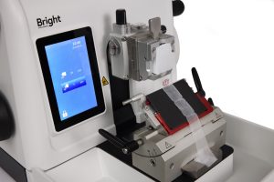 Rotary Microtome 7010 free standing lab equipment cutter cutting side view